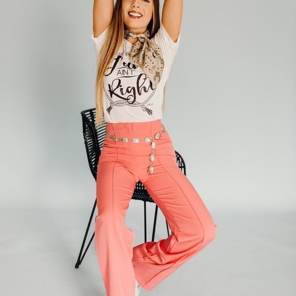 Y’ALL AIN’T RIGHT Handmade Graphic Tee - Picture 4 of 5